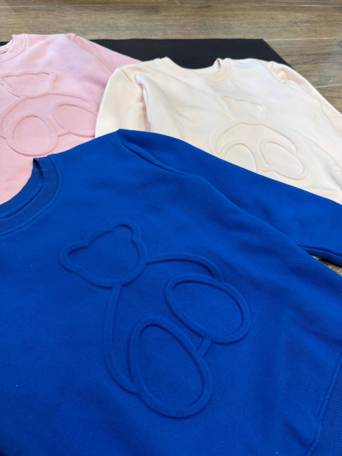 Kids Wear Sweat shirt Fleece 100% cotton with embossing for wholesale only .
Premium design of kids sweatshirt
Kids wear
Sweat shirt