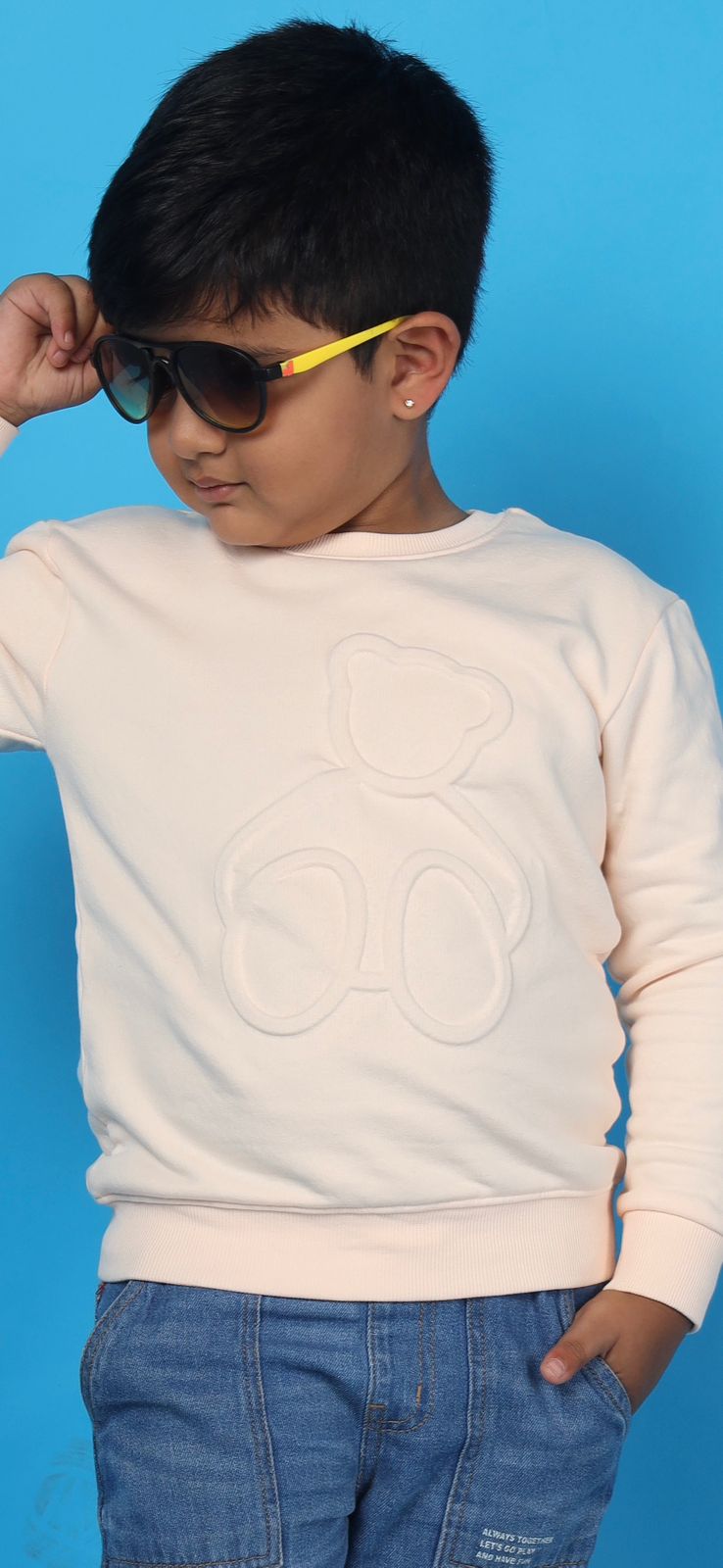 Kids Wear Sweat shirt Fleece 100% cotton with embossing for wholesale only . 
Premium design of kids sweatshirt 
Kids wear 
Sweat shirt 